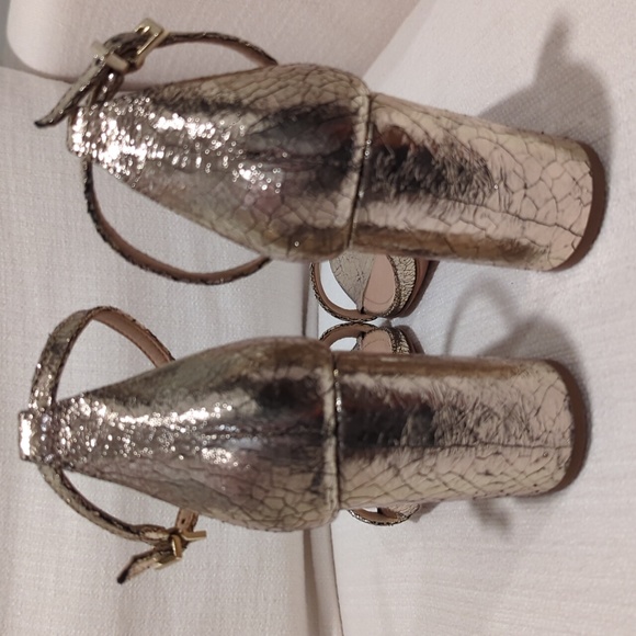 Schutz | gold Anna Lee craquele platina sandals - Picture 5 of 10